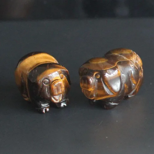 Miniatura 10 de Dos mini figuras talladas a mano de cerdo de cristal talladas a mano, estatua de animales, para oficina, decoración del hogar, colecciones