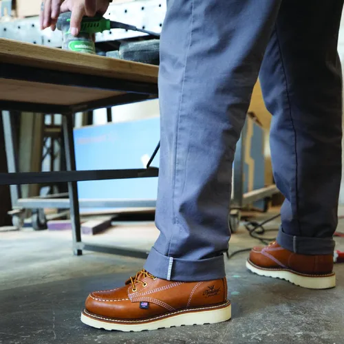 Miniatura 2 de Thorogood - Botas de trabajo con suela MAXwear y protección Moc Toe en la punta Aceite de tabaco curtido.