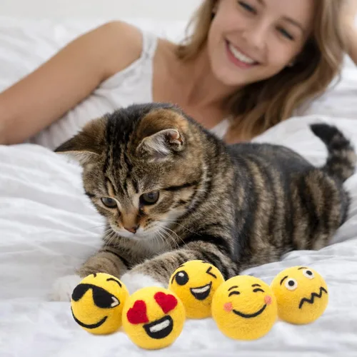 Miniatura 4 de Glaciart One Juguete de lana con emoji para gatos, 5 piezas con hierba gatera, enriquecimiento suave y mullido, juguete para gatos de fieltro 100%