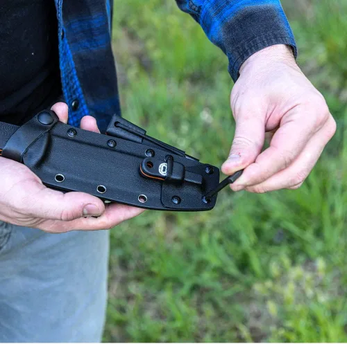 Miniatura 8 de Holtzman's Gorilla Survival Bushwhacker Cuchillo de hoja fija con arrancador de fuego, raspador G10 y Paracord (negro) - Ideal para acampar y Negro