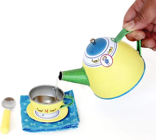 Miniatura 7 de YOTTOY Madeline Collection - Juego de té de lata para niños de 23 piezas con ilustraciones, monogramas, estuche de transporte Juego de té Madeline
