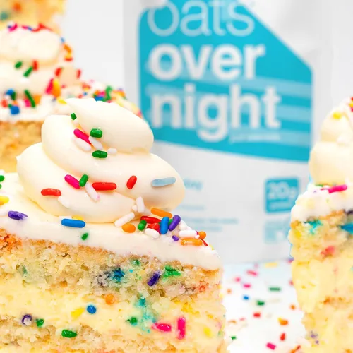 Miniatura 6 de Oats Overnight - Pastel de cumpleaños - Batido de desayuno de proteína de 0.71 oz - Sin gluten, 0.18 oz de fibra, avena sin OMG (2.7 oz por comida)