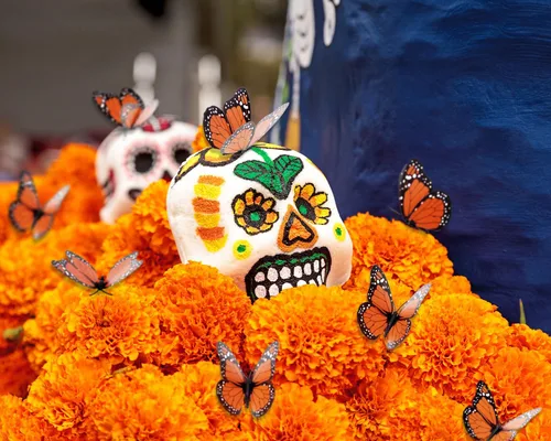 Miniatura 5 de Penta Angel Decoraciones de mariposa monarca, 12 calcomanías de pared de mariposa artificial 3D de 4.7 pulgadas para manualidades, otoño, Halloween