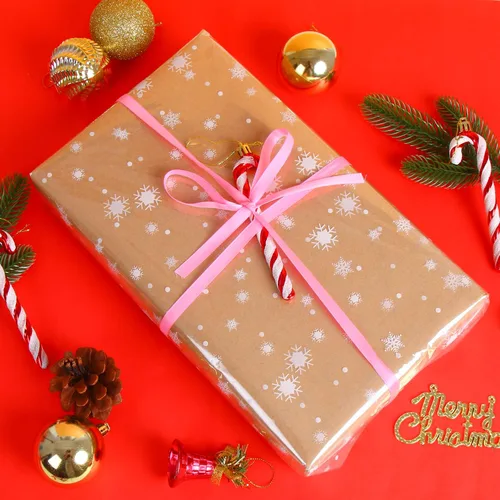 Miniatura 5 de Rollo de envoltura de celofán navideño SULOLI - 32 pulgadas x 100 pies de copos de nieve, envoltura navideña para regalos, flores, cestas y canastas