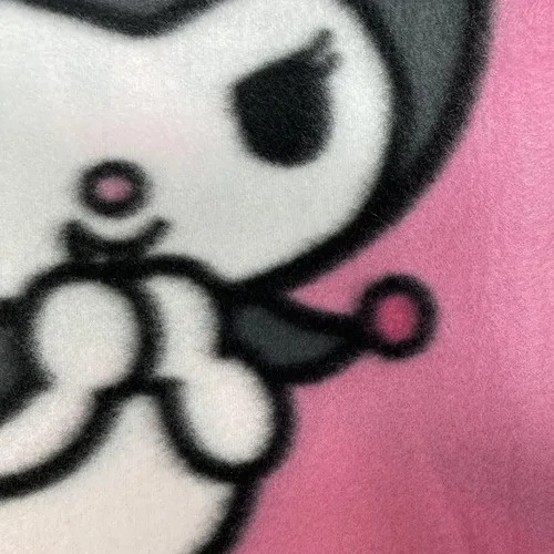 Miniatura 3 de Northwest Sanrio Kuromi Manta de forro polar de tacto sedoso en color rosa, 45 x 60 pulgadas