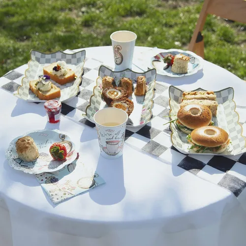 Miniatura 6 de Talking Tables Suministros para fiestas de Alicia en el país de las maravillas Plato de papel para servir Ideal para fiesta de té de sombrerero