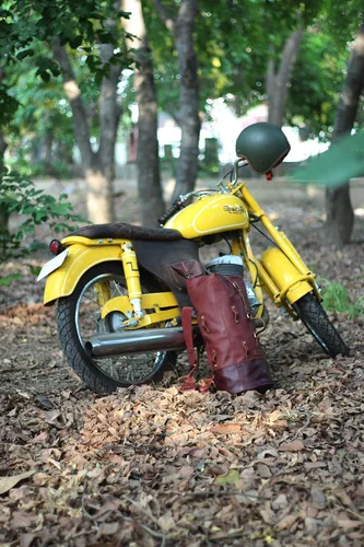 Miniatura 29 de Bolsa de lona para motocicleta de cuero genuino de grano completo resistente de inspiración militar Alforja Bolsa de fin de semana Con correas
