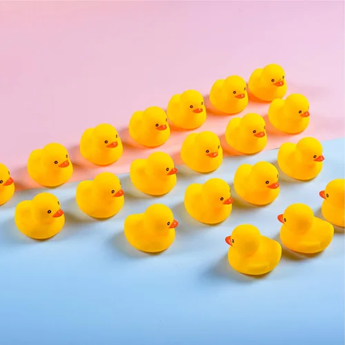 Miniatura 3 de 50 juguetes de pato de goma súper pequeños para el baño de niños y niñas, patos de goma chirriantes y flotadores a granel, decoraciones de pato