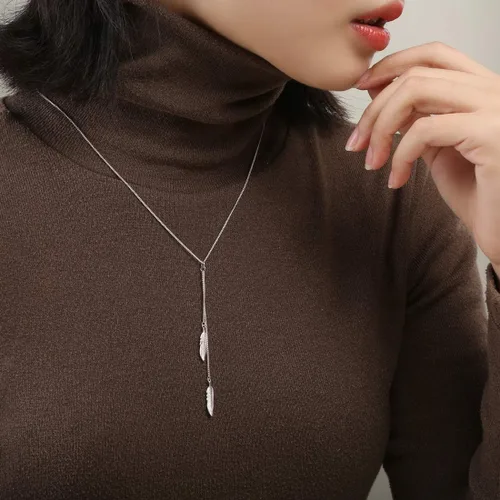 Miniatura 4 de SA SILVERAGE. Collar con dije de dos plumas, de plata de ley, 18.4 pulgadas + 1.4 pulgadas extensor.