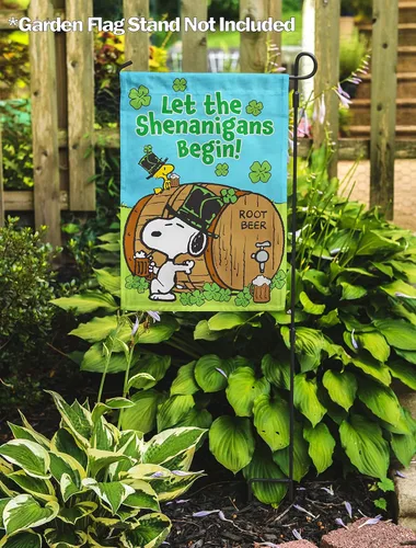 Miniatura 2 de Flagology, PEANUTS St. Pat's Shenanigans Snoopy and Woodstock - Bandera de jardín de 12 x 18 pulgadas, bandera para exteriores, tela exclusiva