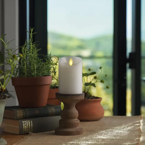 Miniatura 2 de Luminara Vela de pilar sin llama parpadeante blanca de 4.5" con borde festoneado - Luz LED blanca cálida - Funciona con 2 pilas decorativas