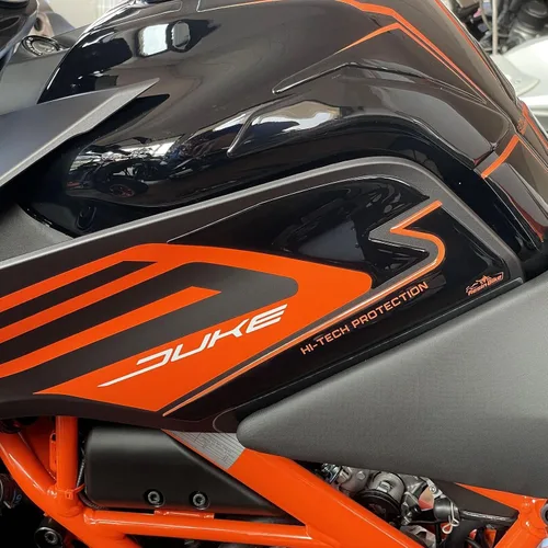 Miniatura 7 de Adhesivos de resina para motocicleta 3D compatibles con KTM Duke 125 2021 2022. Protección del tanque contra impactos y arañazos. Adhesivos