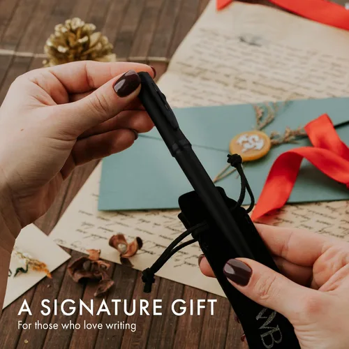Miniatura 7 de Set de pluma estilográfica Wordsworth & Black, punta mediana dorada de 18 quilates, incluye 24 cartuchos de tinta, un convertidor de repuesto y Todo