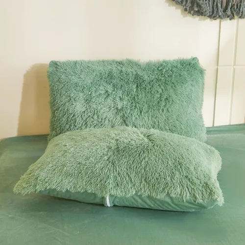 Miniatura 30 de Besfunny Juego de 2 fundas de almohada de pelo sintético negro, mullidas y peludas para decoración de dormitorio, fundas de almohada negras suaves