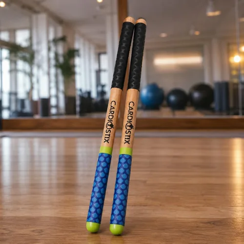 Miniatura 5 de CardioStix Baquetas de cardio de madera de nogal americano con peso de 4.5 onzas por juego (1 par) con empuñaduras negras Batería, fitness, clase