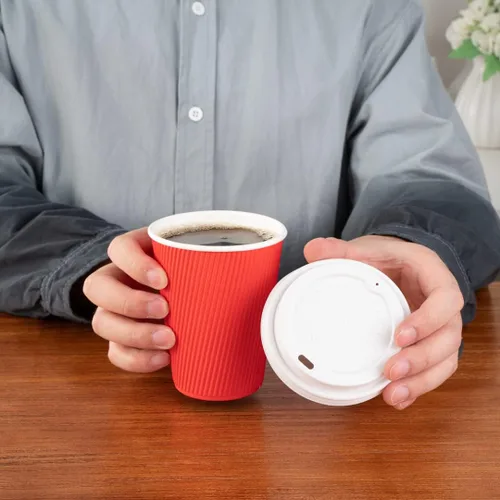 Miniatura 5 de Restaurantware 12 onzas Tazas de papel desechables con pared ondulada para café, 500 vasos de papel aislados color rojo medianoche con diseño