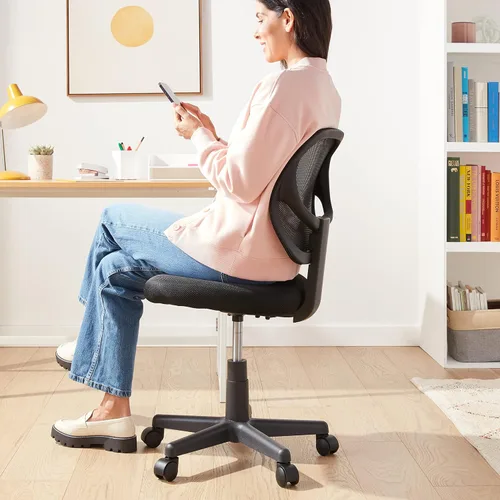 Miniatura 2 de Amazon Basics Silla de oficina con respaldo bajo, malla transpirable, altura ajustable, asiento acolchado, ruedas giratorias, soporte de espalda