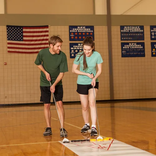Miniatura 8 de Champion Sports Shuffleboard Set (Cues & Pucks Included) - Easy Setup Indoor/Outdoor Group Game up to 4 Players – Multiple Styles