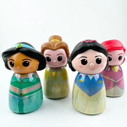 Miniatura 6 de Disney Princess - Juego de bombas de baño y gel de baño, juego de 8 piezas con 4 gel de baño perfumado y 4 bombas de baño, 4 dijes sorpresa y 4