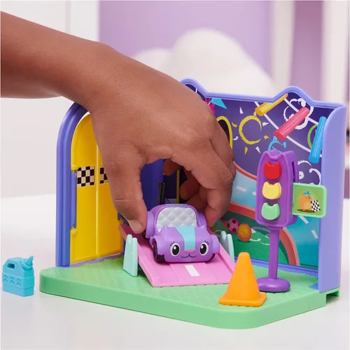 Miniatura 4 de La casa de muñecas de Gabby, habitación de juego Carlita Purr-ific con coche de juguete Carlita, accesorios, muebles y entregas de la casa