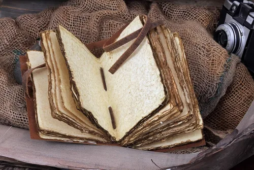 Miniatura 4 de Diario de cuero vintage hecho a mano para hombres y mujeres – Diario de viaje recargable, papel antiguo con borde de cubierta, cuaderno de escritura