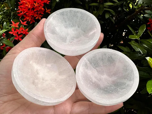 Miniatura 4 de GAF TREASURES Cuenco de selenita circular de 2.5 pulgadas, cristal de selenita tallado con piedras preciosas, cuenco de meditación, cuenco de reiki
