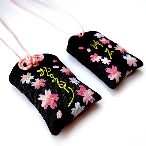 Omamori Amuleto de Bendición de la Suerte Tradicional Japonés Hecho a Mano de Sakura para Amor y Relación Bolsa Colgante de la Fortuna Regalos para