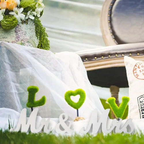 Miniatura 7 de Decoración de mesa con texto en inglés "Mrs & Mr Sign", letras para accesorios de fotos de boda, decoración de carteles de fiesta (blanco)