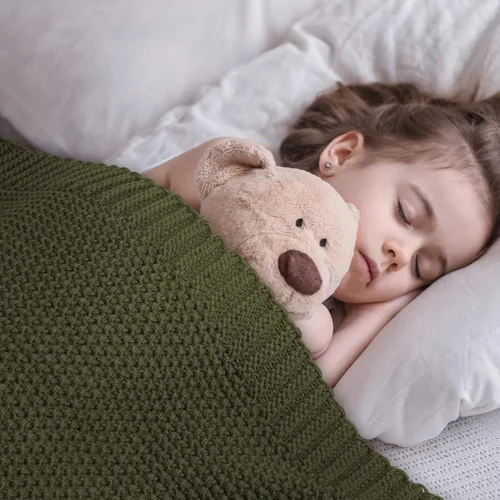 Miniatura 6 de CozeCube Manta verde oliva de punto trenzado suave y acogedora para cama, sofá, sala de estar, manta decorativa de Navidad ligera y cálida, 50 x 60