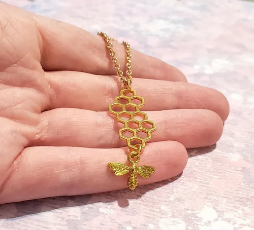 Miniatura 3 de Bee and Honeycomb Necklace in Gold