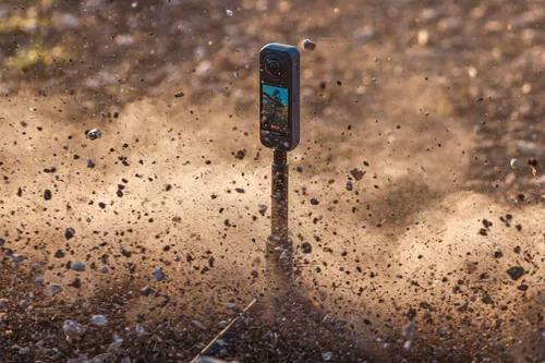 Miniatura 7 de Insta360 Paquete esencial de cámara de acción X5 8K 360
