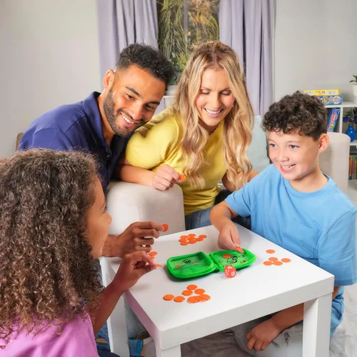 Miniatura 7 de TOMY Games 5 UP - Juego de dados The Push Your Luck para niños y adultos, juegos familiares y rellenos de calcetines para niños, dados de ritmo