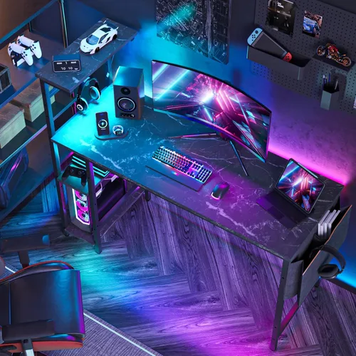 Miniatura 17 de Bestier Escritorio para juegos con tomas de corriente, escritorio LED grande de 61 pulgadas con estantes reversibles de 4 niveles, mesa