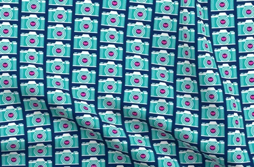 Spoonflower Tela – Retro Cámara Sonrisa Fotografía Fresca Vintage Verano Rosa Verde azulado Brillante Impreso en Petal Signature Tela de algodón Fat