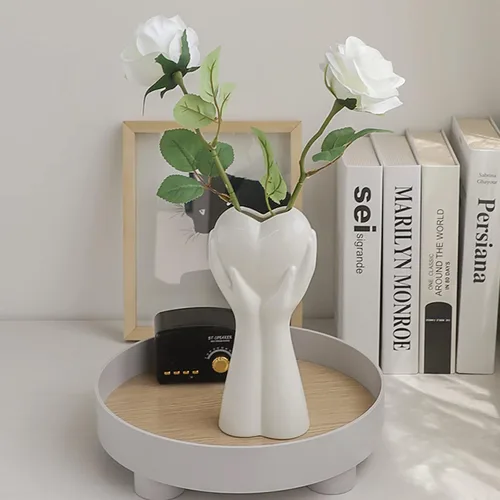 Miniatura 5 de Jarrón creativo de corazón de mano, jarrón de cerámica blanca de 9 pulgadas de alto, jarrón de cuerpo de arte moderno, florero para decoración