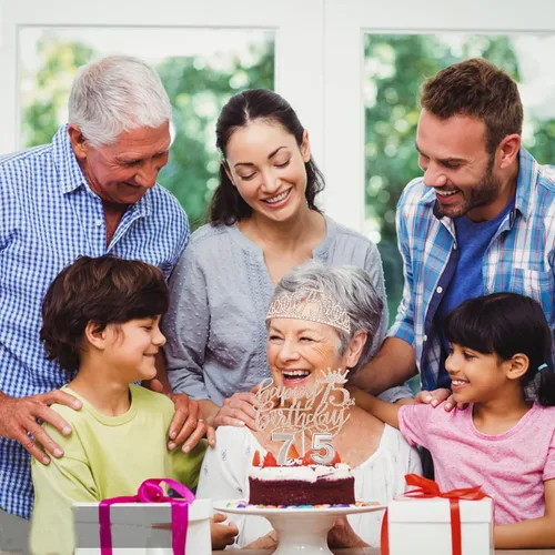 Miniatura 7 de Decoraciones de cumpleaños de 75 años, que incluyen banda, adorno para pastel, corona y velas de cumpleaños de 75 años; regalos, decoración