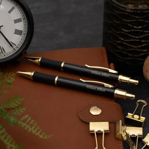 Miniatura 2 de Dayspring Pens Monroe - Juego de bolígrafo y lápiz, laca negra con detalles dorados, grabado personalizado: graduación, promoción, aniversario