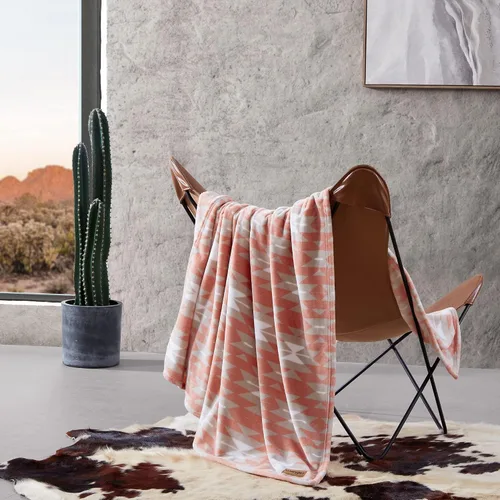 Miniatura 23 de Wrangler - Manta, ropa de cama de felpa suave, decoración occidental para la cama o el sofá (Colt naranja brillante, 50 x 60 pulgadas)