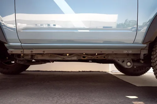 Miniatura 3 de DV8 Offroad Cubiertas de soldadura de pellizco para Ford Bronco 2021-2025 de 2 puertas Cubre la soldadura de pellizco antiestética Instalación
