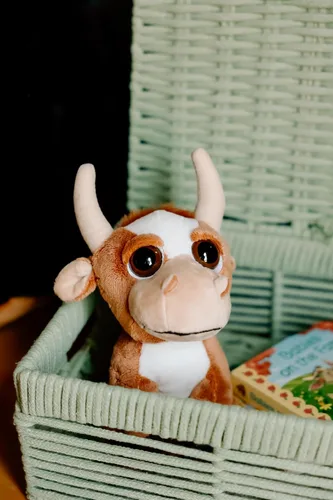 Miniatura 5 de The Petting Zoo Longhorn - Animal de peluche, regalos para niños, animales de zoológico de ojos brillantes, juguete de peluche de cuerno largo de 7