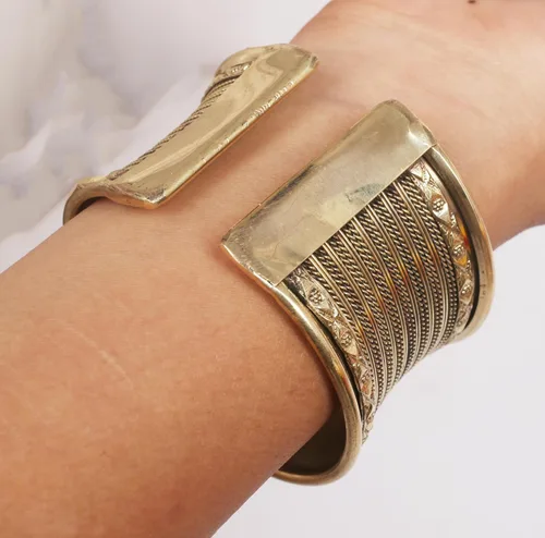 Miniatura 3 de Touchstone Brazalete indio de Bollywood Desire con base de latón exótico, tamaño libre, en oro antiguo o blanco o cobre para mujer.