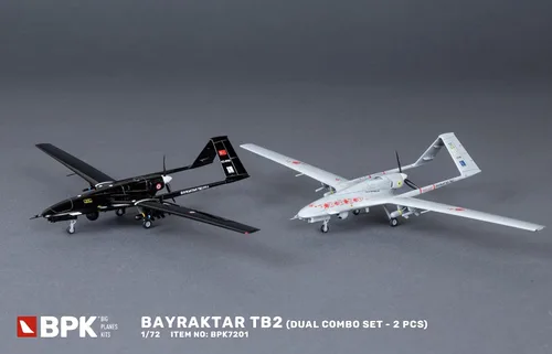 Miniatura 8 de BPK 7230-1/72 - Bayraktar TB2 Dual Combo Set Escala Modelo Kit