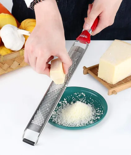 Miniatura 5 de Rallador de limón de cocina Ourokhome, rallador de queso parmesano manual de acero inoxidable para jengibre, chocolate, coco, lima, nuez moscada