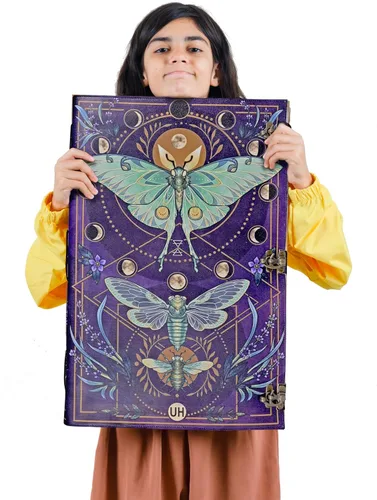 Miniatura 2 de Libro de Hechizos en Blanco Diario de las Sombras con Cierre de Cerradura Vintage Hecho a Mano de Cuero con Estampado de Polillas Luna y Mariposa