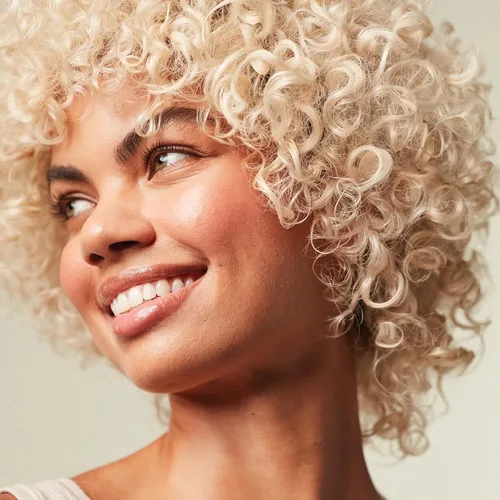 Miniatura 4 de Paul Mitchell Platinum Blonde Violet Shampoo, Banishes Brass + Brightens, Ideal for Light to Medium Blonde, Silver, Gray or White Hair