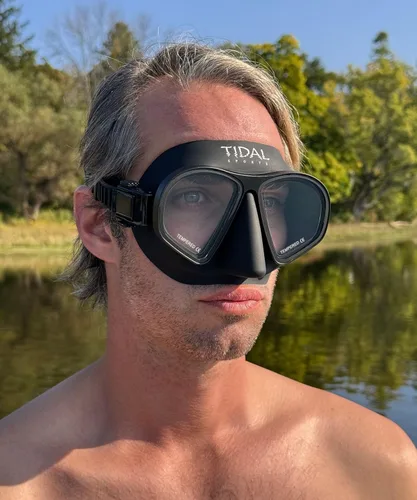 Miniatura 3 de Máscara Tidal Freedive - Aluma Pro con tecnología avanzada antivaho. Máscara de volumen ultra bajo para apnea, esnórquel y buceo. Lente de vidrio
