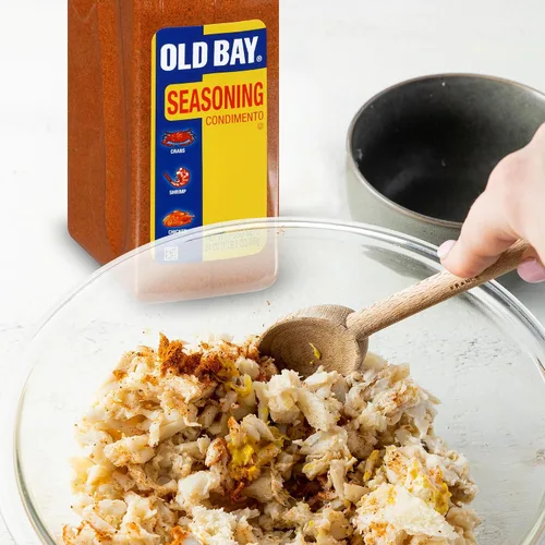 Miniatura 7 de OLD BAY Condimento, 24 onzas, un recipiente de 24 onzas de condimento multiusos OLD BAY con mezcla única de 18 especias y hierbas para cangrejos