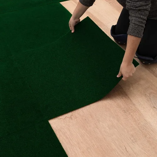 Miniatura 11 de Mohawk Home Baldosa de alfombra de 24" x 24" para interiores/exteriores, altura de pelo de 0.25", despegar y pegar, poliéster negro, (15 baldosas)