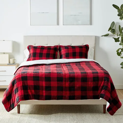 Miniatura 6 de Amazon Basics Juego de ropa de cama de 3 piezas, Sherpa de micromink, ultrasuave, edredón cálido para todas las estaciones, tamaño King, azul Azul