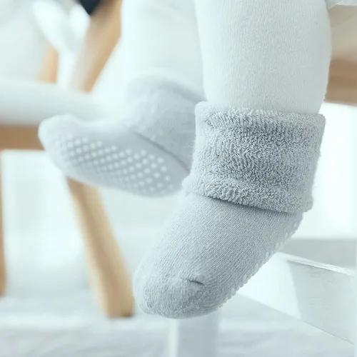 Miniatura 3 de VWU - Medias de altura media con antideslizante de algodón grueso y cálido unisex talla 0-6T paquete de 6 pares